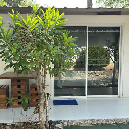 Mem Homestay Chumphon Exteriör bild
