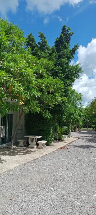 Mem Homestay Chumphon Exteriör bild