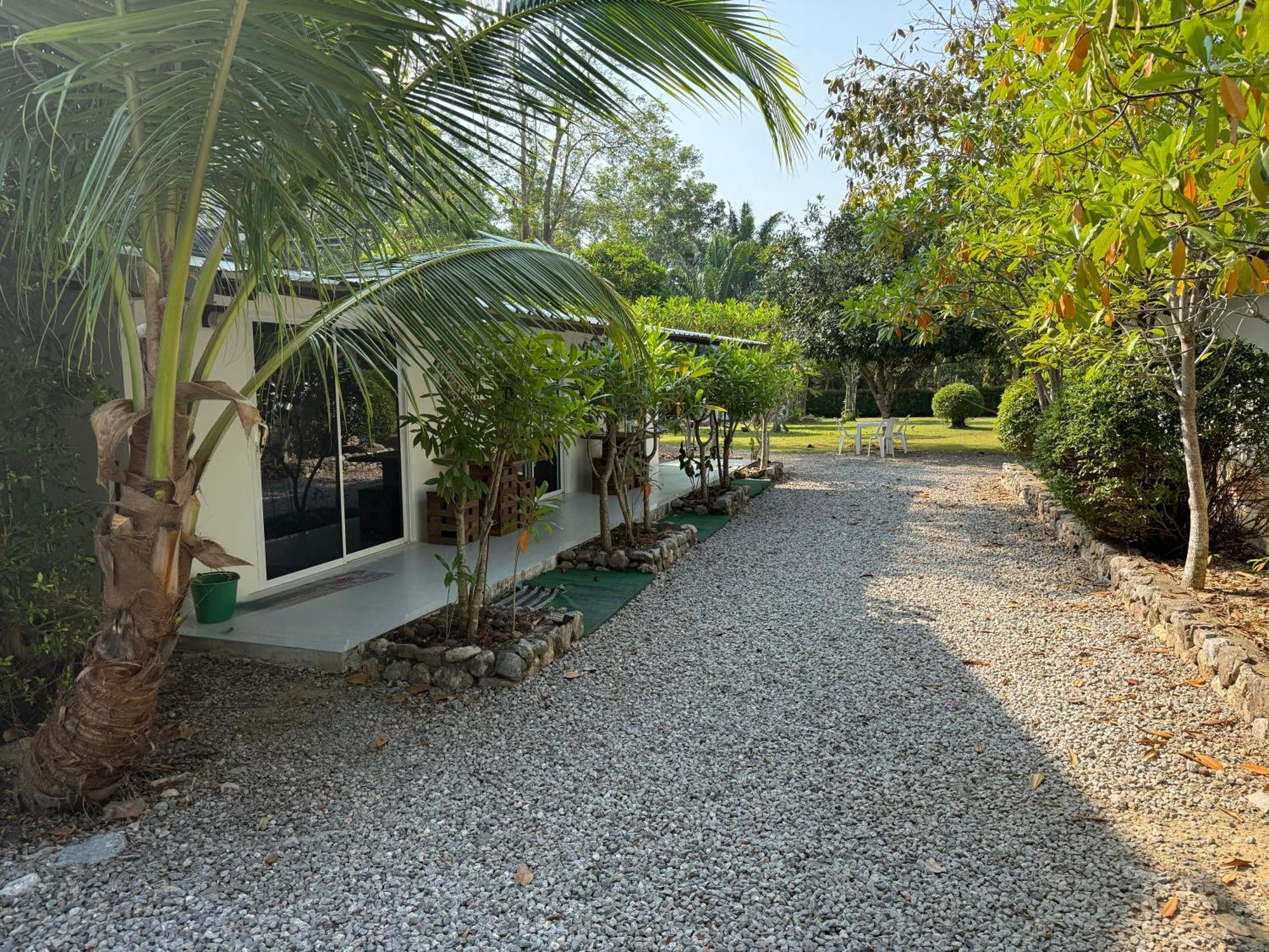 Mem Homestay Chumphon Exteriör bild